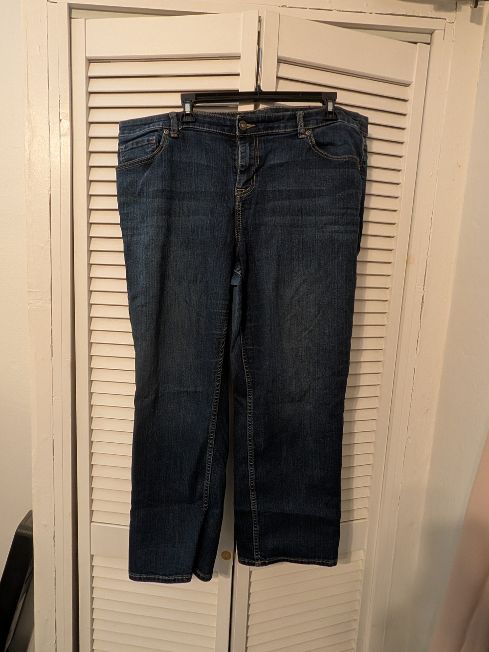 Apt. 9 Dark Blue Straight-Leg Capri Jeans